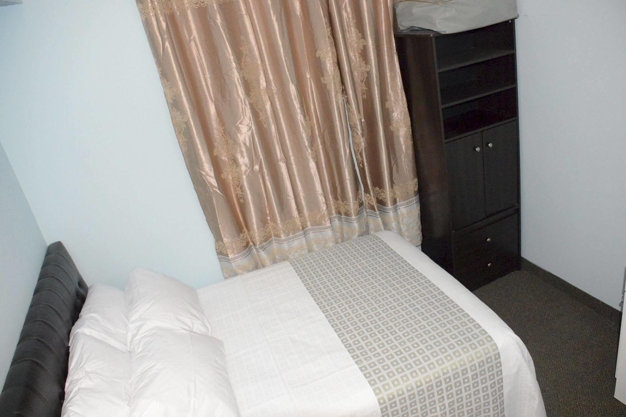 Smile Back B&B Торонто Екстериор снимка